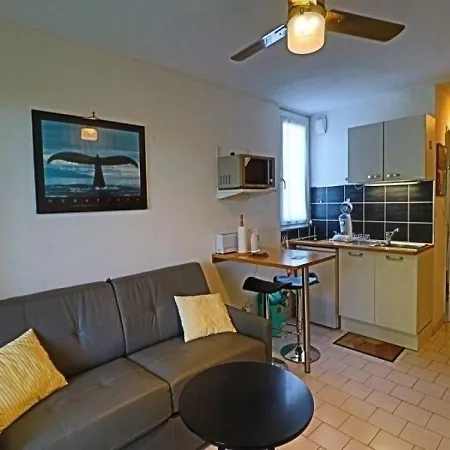 - 2 Pers, 24 M2, 1/0 Sète